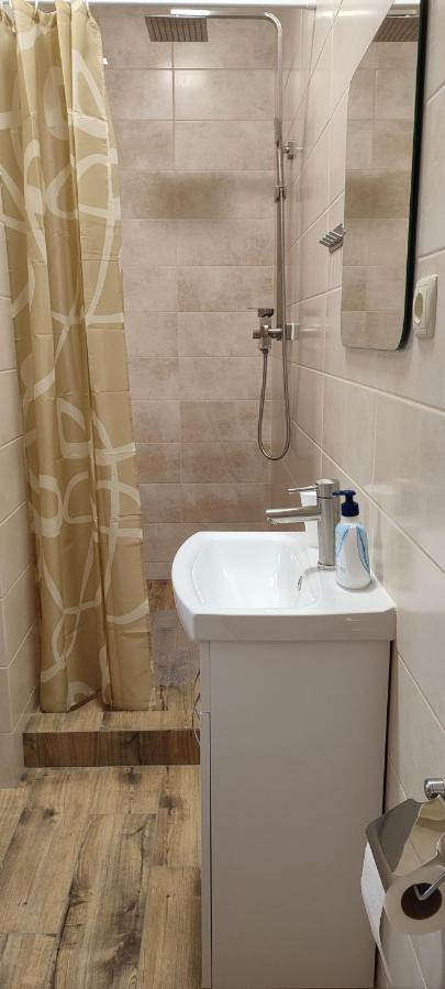 Sweethomeapartment คาเมียเนตส์-โปดิลสกี ภายนอก รูปภาพ